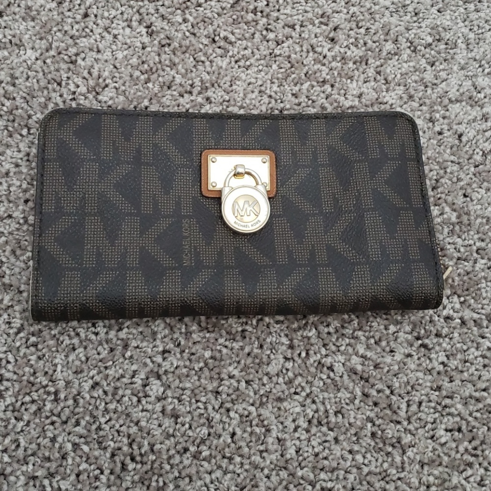 Michael Kors Monogram Large Wallet